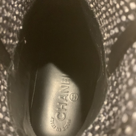 Chanel Collectors Boots FIRM - Picture 7 of 16